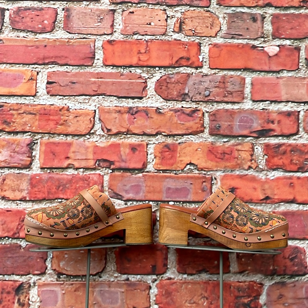 Orange Embroidered Free People Calabasas Kantha Clogs - Picture 8 of 16